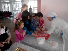 Следим за руками